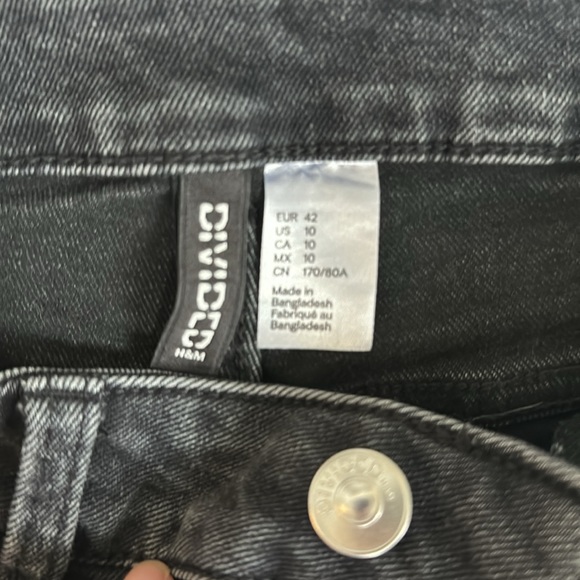 H&M HIGH RISE BLACK JEANS - Picture 4 of 4